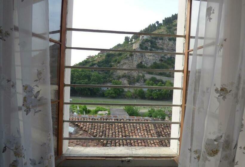 バス共有のスタンダードルーム, Guesthouse & Hostel Lorenc