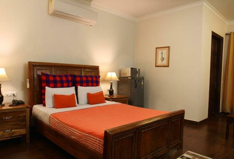 스탠다드 스튜디오, Perch Arbor Suites