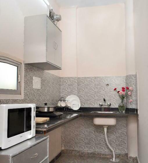 스탠다드 스튜디오, Perch Arbor Suites