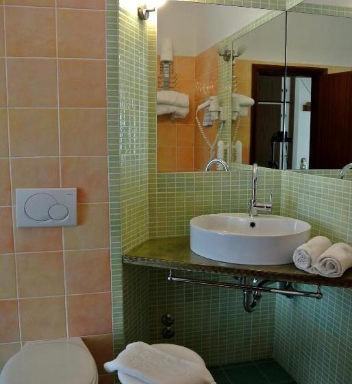标准间, Astor B&b