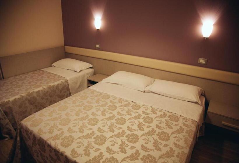 Номер Стандарт Трехместный, Astor B&b