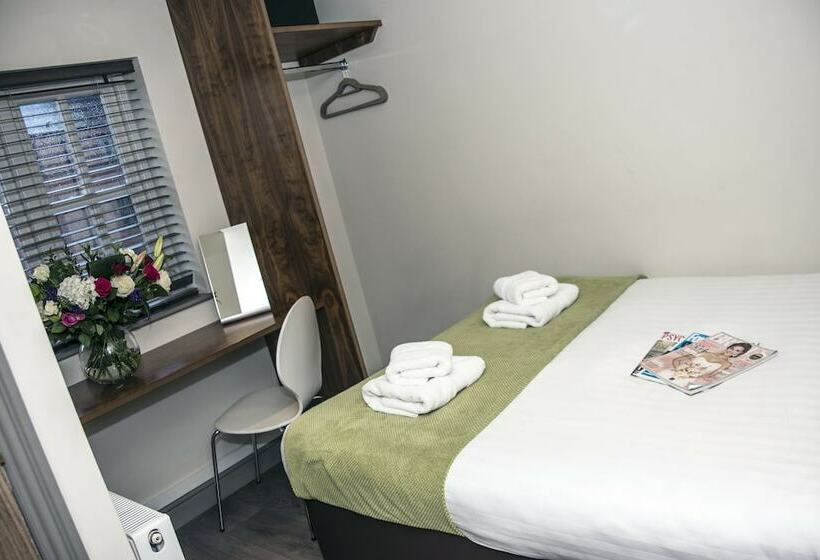 اتاق عادی, Base Serviced Apartments  City Road