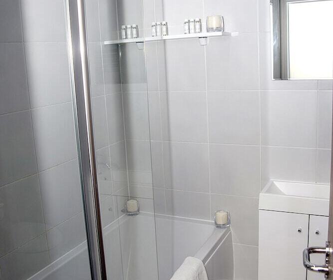 آپارتمان 2 خوابه, Base Serviced Apartments  City Road