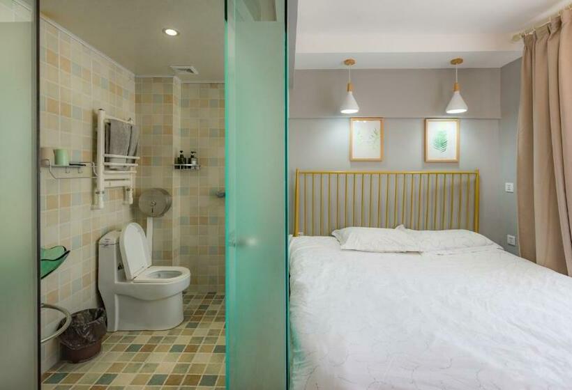 스탠다드 룸, Buzz Lightyear Youth Hostel