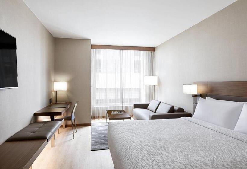 带大床的标准间, Ac Hotel By Marriott Raleigh North Hills