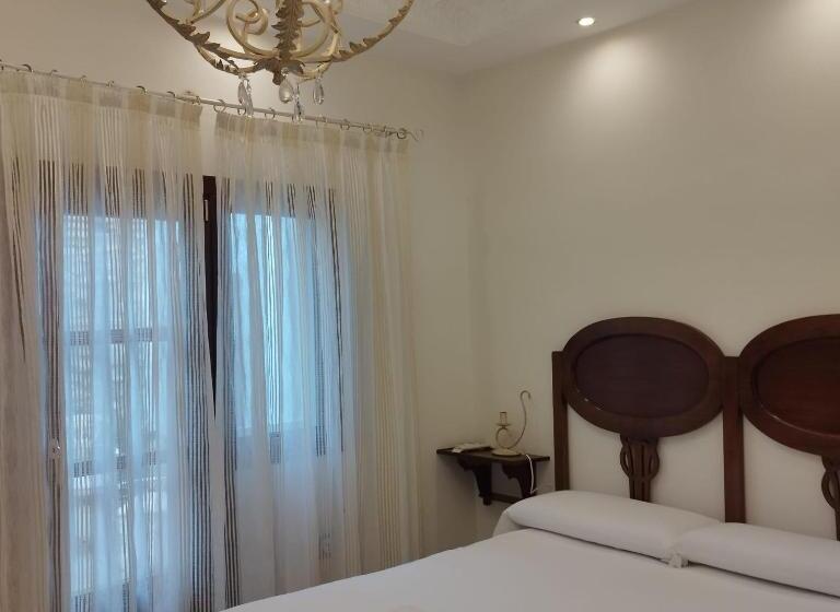 اتاق لوکس با وان آب گرم, Suite Comares