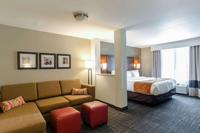 스위트, Comfort Suites Loveland