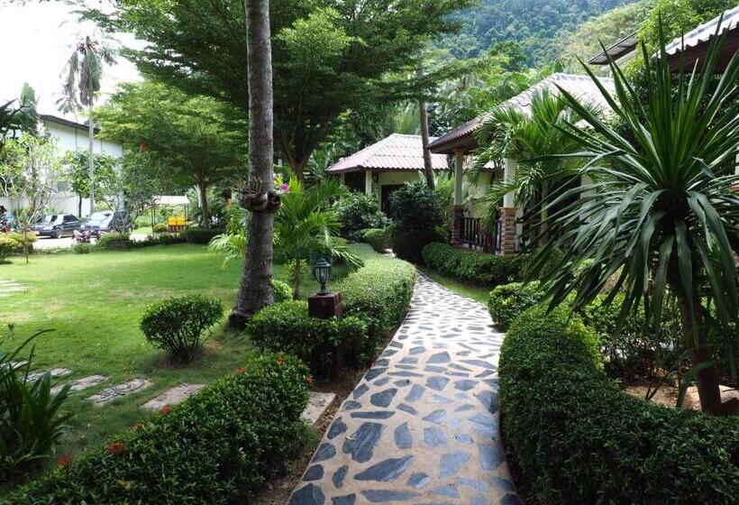 بنگله خانوادگی, Koh Chang Bailan Beach Resort