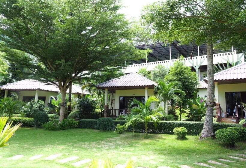بنگله خانوادگی, Koh Chang Bailan Beach Resort