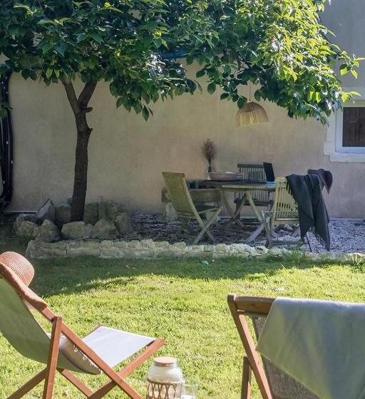 Номер Стандарт, Gîte De Charme La Cour Souveraine