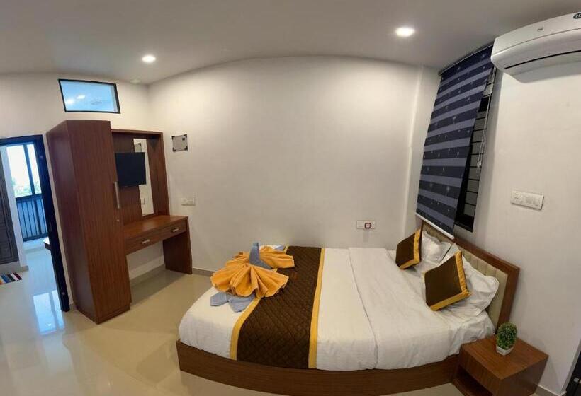 Номер Deluxe с Балконом, Ayur Arogyam Rooms And Spa