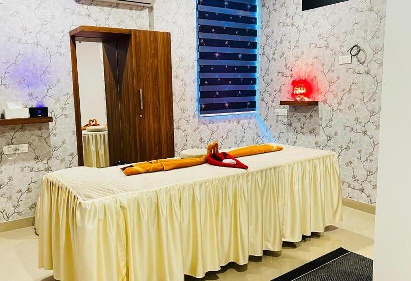 Номер Deluxe с Балконом, Ayur Arogyam Rooms And Spa