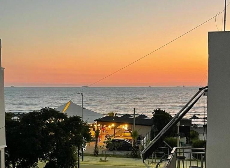 Четырехместный Номер Стандарт Вид на Море, Sea La Vie Suites