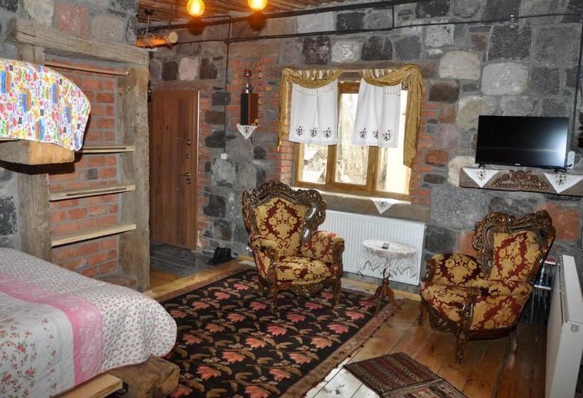 Номер Стандарт Трехместный, Doğunun Taş Evleri