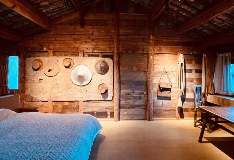 Люкс Повышенной Комфортности, Qushe Snowy Mountain View Art B&b