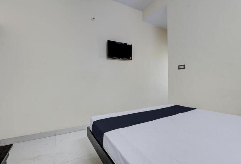 三人经典房间, Oyo 823110 Lakshmi Deluxe Lodge