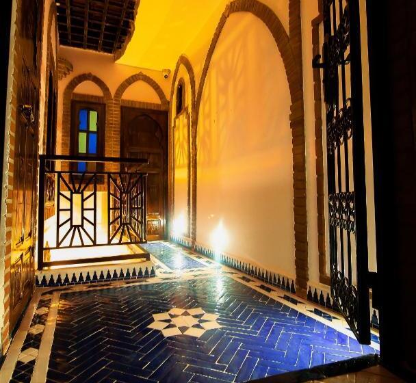 اتاق لوکس سه تخته, Riad Bab Mahruk