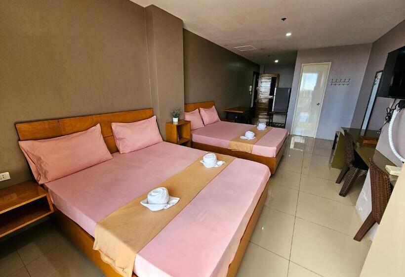 Номер Стандарт с Балконом, Jaelle Residences Hotel   Downtown