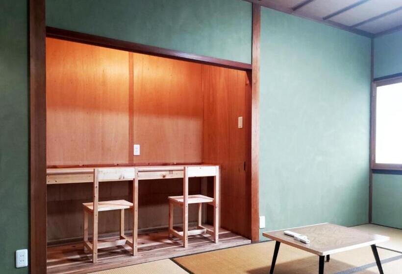 스탠다드 트리픔 룸 공동욕실, Amino Guesthouse Bench
