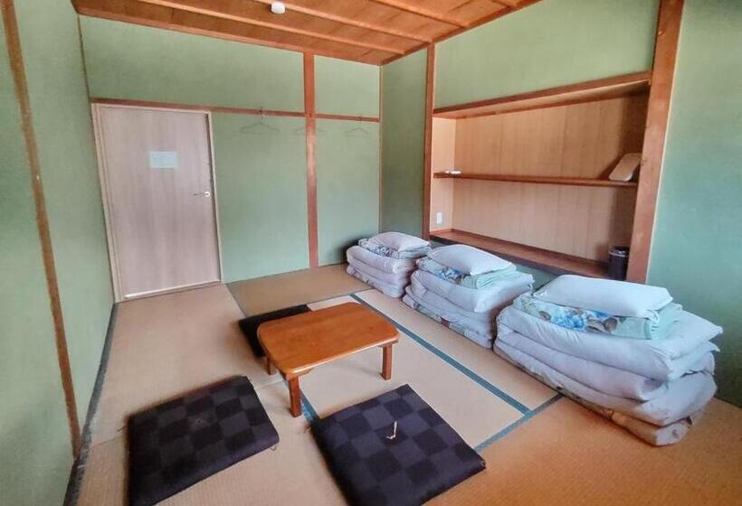 스탠다드 트리픔 룸 공동욕실, Amino Guesthouse Bench