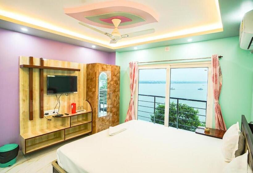 带阳台的豪华间, River Leaf Inn Taki !! Luxurious Rooms With River Facing Private Balconies !!