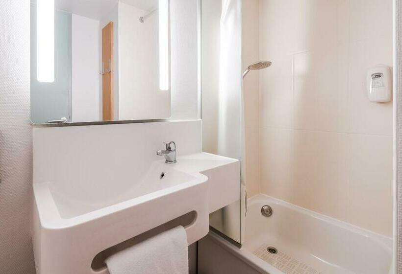 Четырехместный Номер Стандарт, B&b Hotel Saint Nazaire Trignac