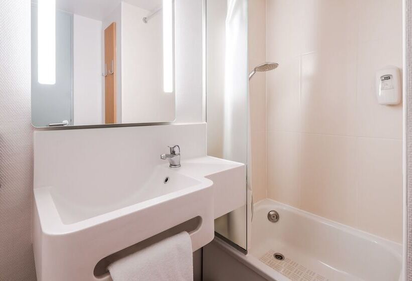 Номер Стандарт, B&b Hotel Saint Nazaire Trignac