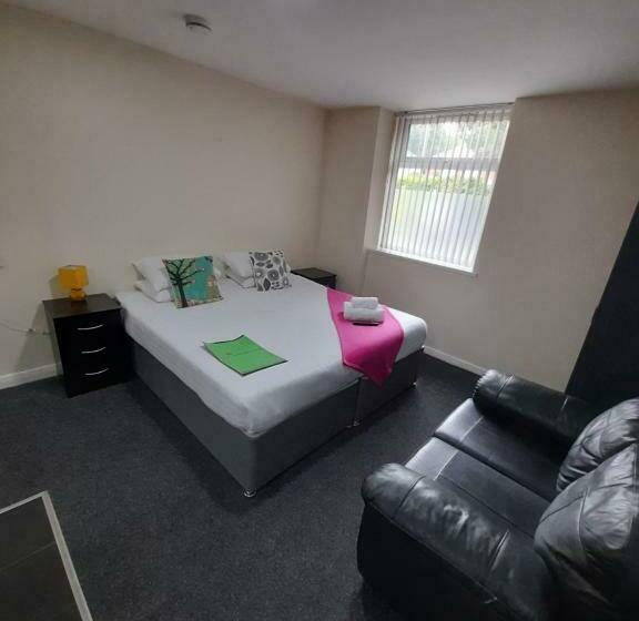 Номер Стандарт, Lymedale Suites Studios & Aparthotel In Newcastle Under Lyme & Stoke