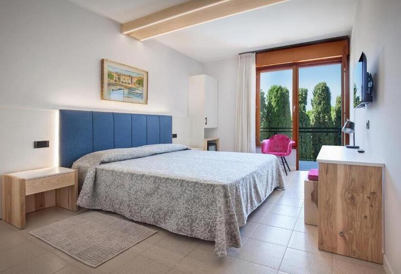 חדר סטנדרט עם מרפסת, Gabbiano   Garda Lake Collection