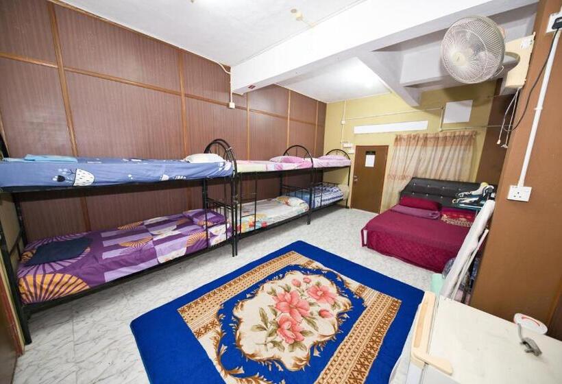 Президентский Люкс, Oyo 90915 Ilham Villa