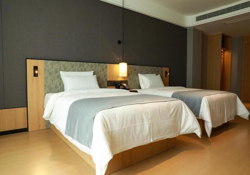 Номер Премиум, Thank Inn Chain Xinxiang Central Avenue