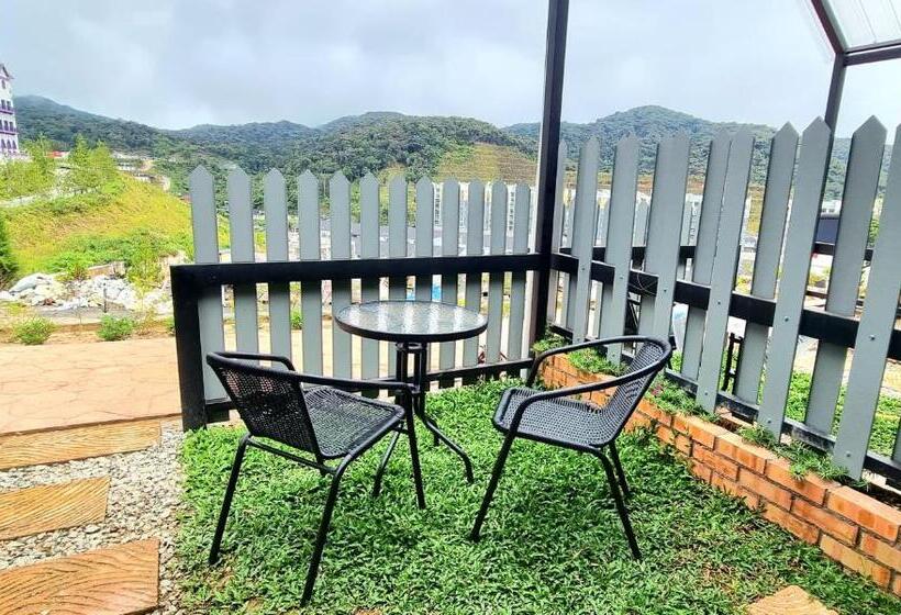 اتاق استاندارد با چشم‌انداز کوهستان, Campod Resort @ Cameron Highlands