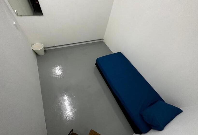 Номер Стандарт Индивидуальный Совместная Ванная, Jiaxin Dormitory Setia Indah 家馨青年旅宿