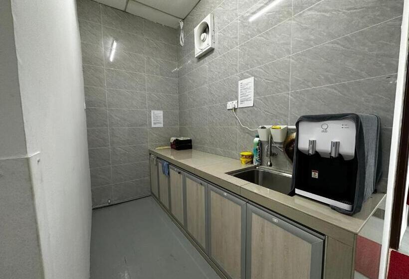 Номер Стандарт Индивидуальный Совместная Ванная, Jiaxin Dormitory Setia Indah 家馨青年旅宿