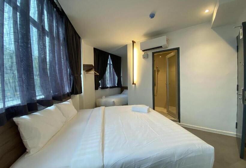 اتاق استاندارد سه نفره, T Hotel Jalan Sultanah