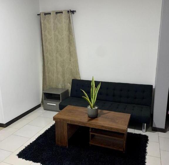 Студия Deluxe, Van Der Salle   Daisy S Garden