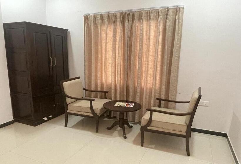 Трехместный Номер Классика, Oyo Golden Tiger Resort