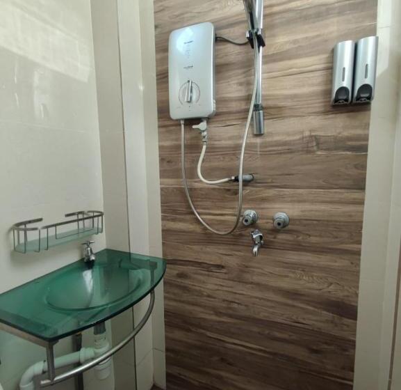 Номер Deluxe, Mann Maju Inn & Hotel Kuala Berang