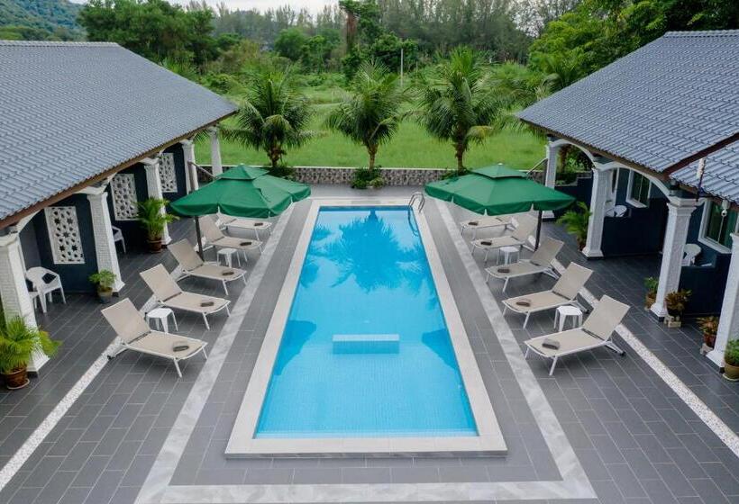 Büyük Çift Kişilik Yataklı Lüks Oda, Cenang Rooms With Pool By Virgo Star Resort