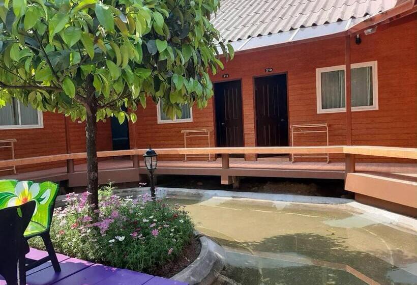 Трехместный Номер Стандарт с Балконом, จักรดาว เมาท์เท่น วิว