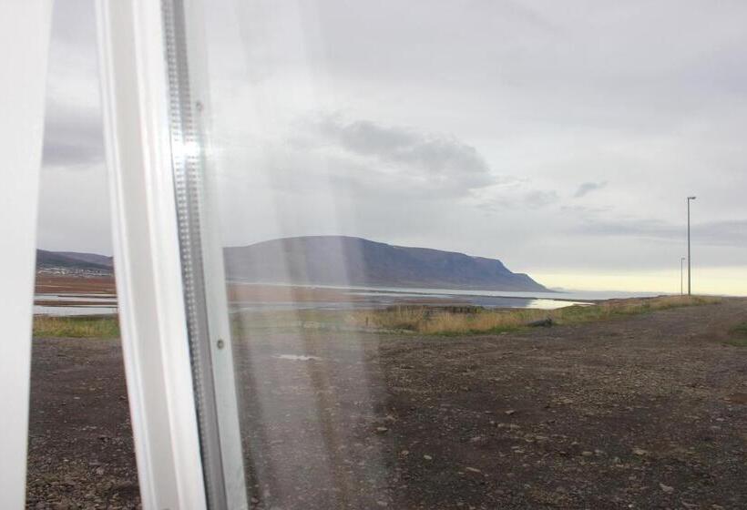 اتاق کلاسیک چهارنفره, Icelandhorsetours   Helluland