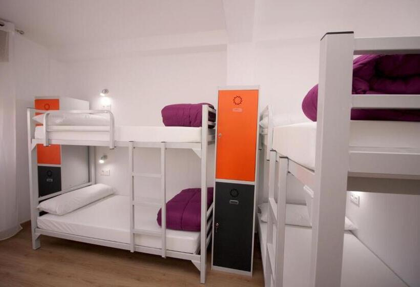 Кровать в Общей Комнате, Albergue Lalin Centro