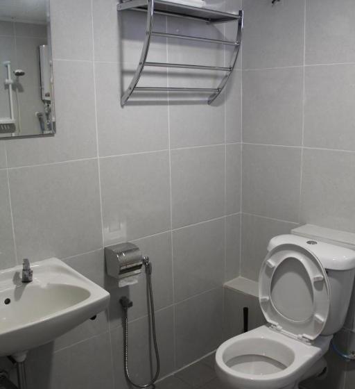 اتاق لوکس, Jen Homestay