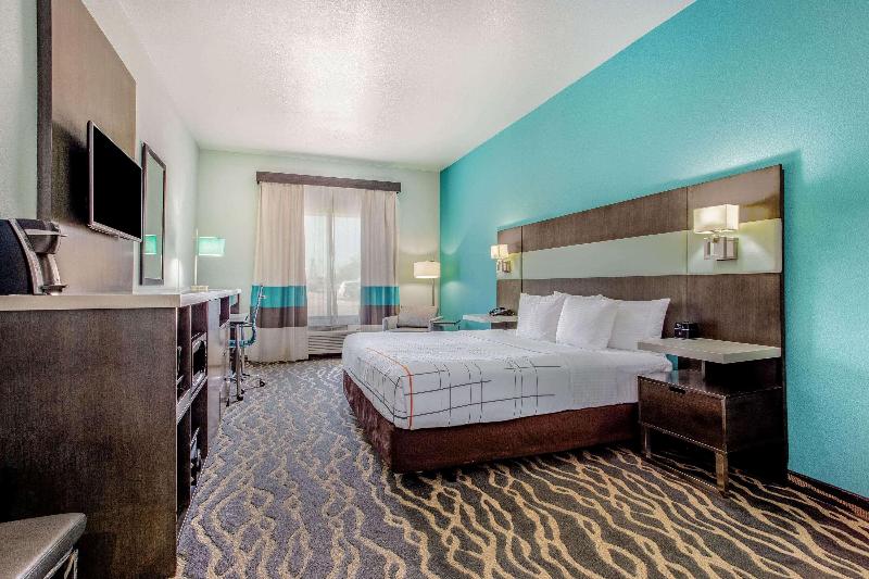 מיטת קינג בסוויטה, Home2 Suites By Hilton Nokomis Sarasota Casey Key