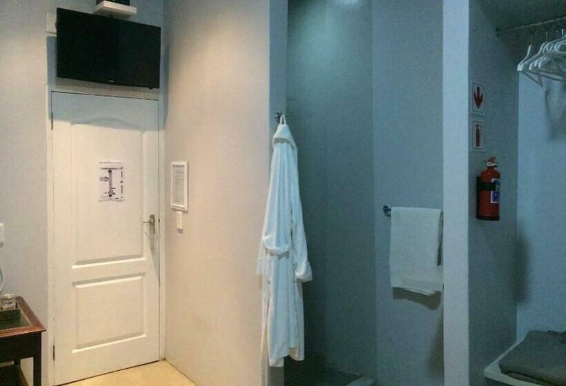 스탠다드 룸, Muckleneuk Manor