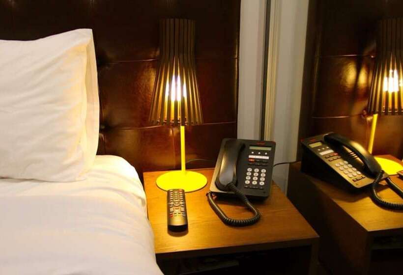 스위트, Whitehorse Apartment