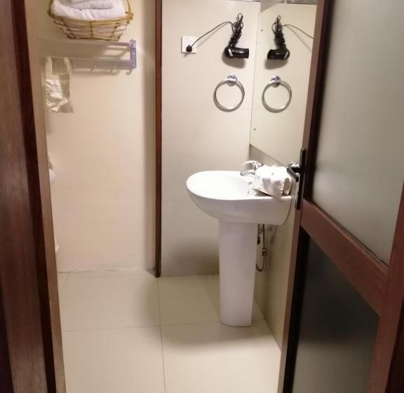 Номер Deluxe, Anugaa In The City
