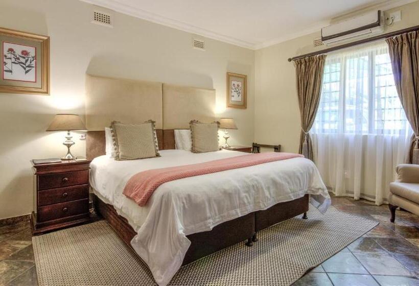 Номер Deluxe, At Heritage House