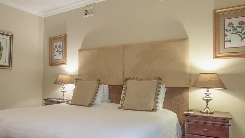 Номер Deluxe, At Heritage House