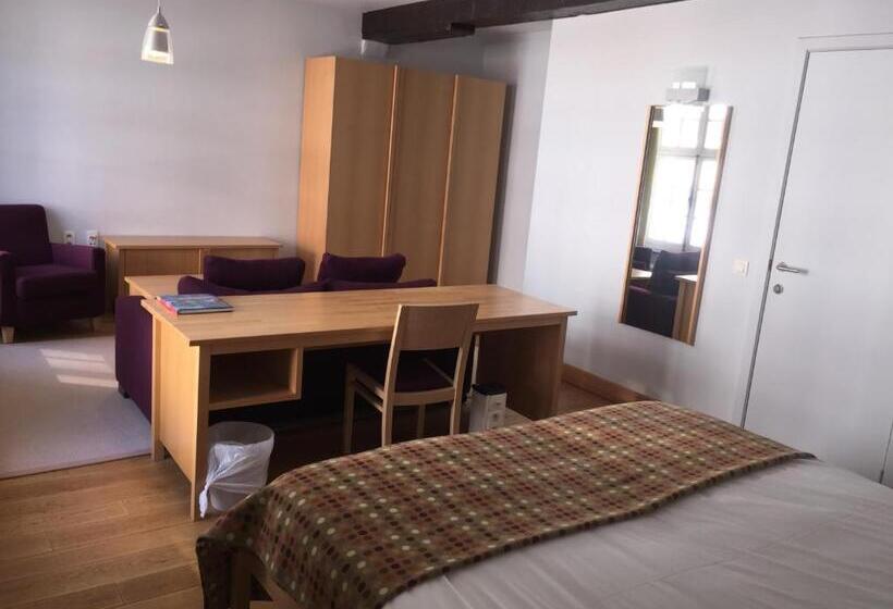 Номер Superior, Irish College Leuven